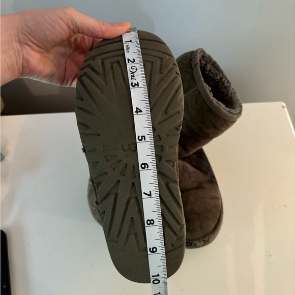 UGG Classic Sheepskin Boots in Grey - Women’s size 5 USA. 10 inches across sole - Picture 9 of 10